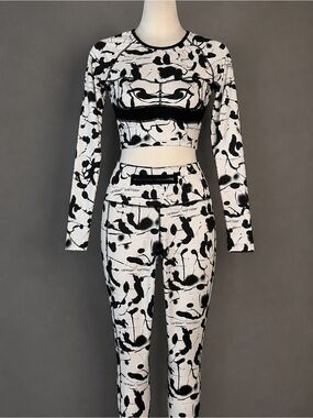 Off-White White and Black Spray-Print Long Sleeve Top with matching tights set
